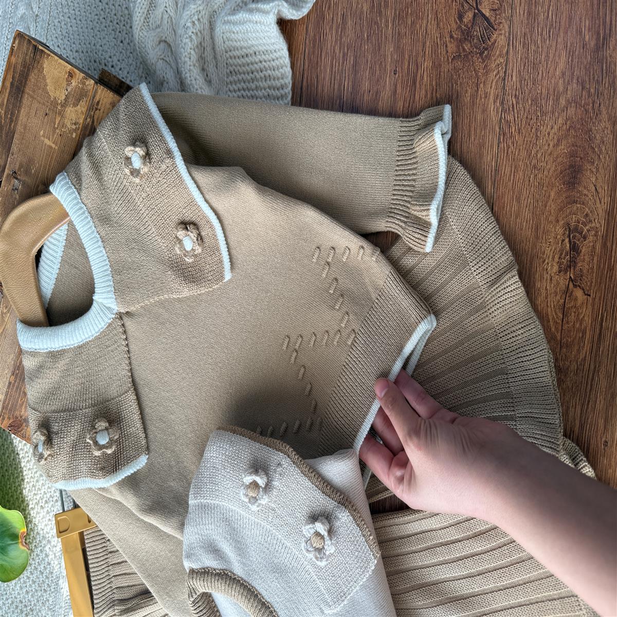  بافت یقه گلدار