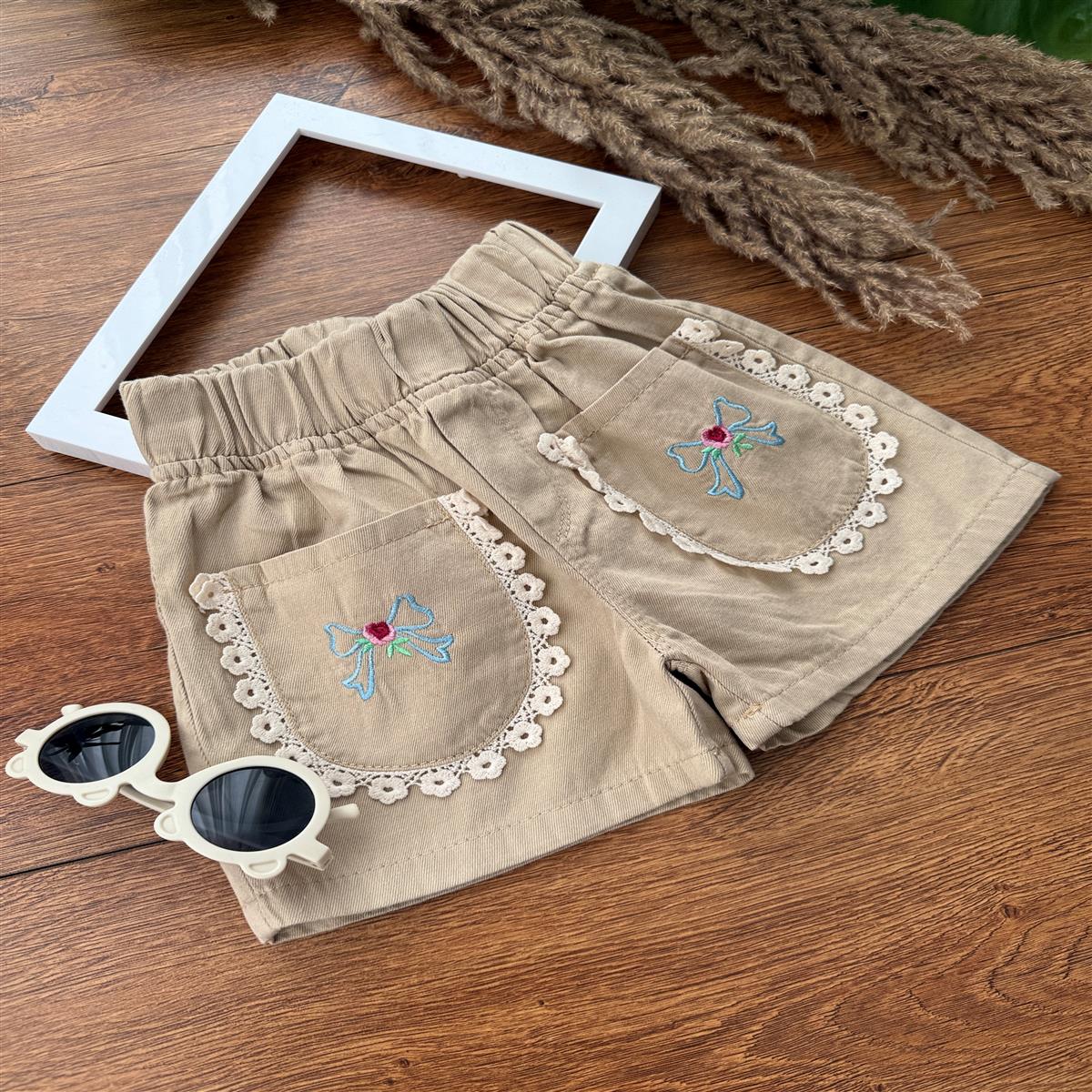 پاپیونی گلدوزی