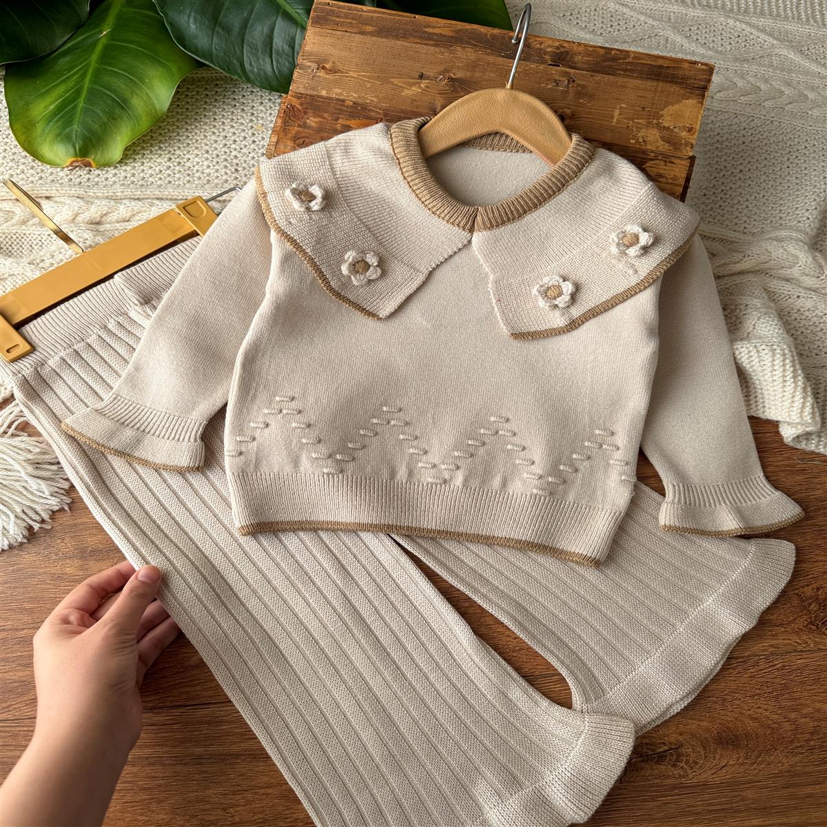  بافت یقه گلدار