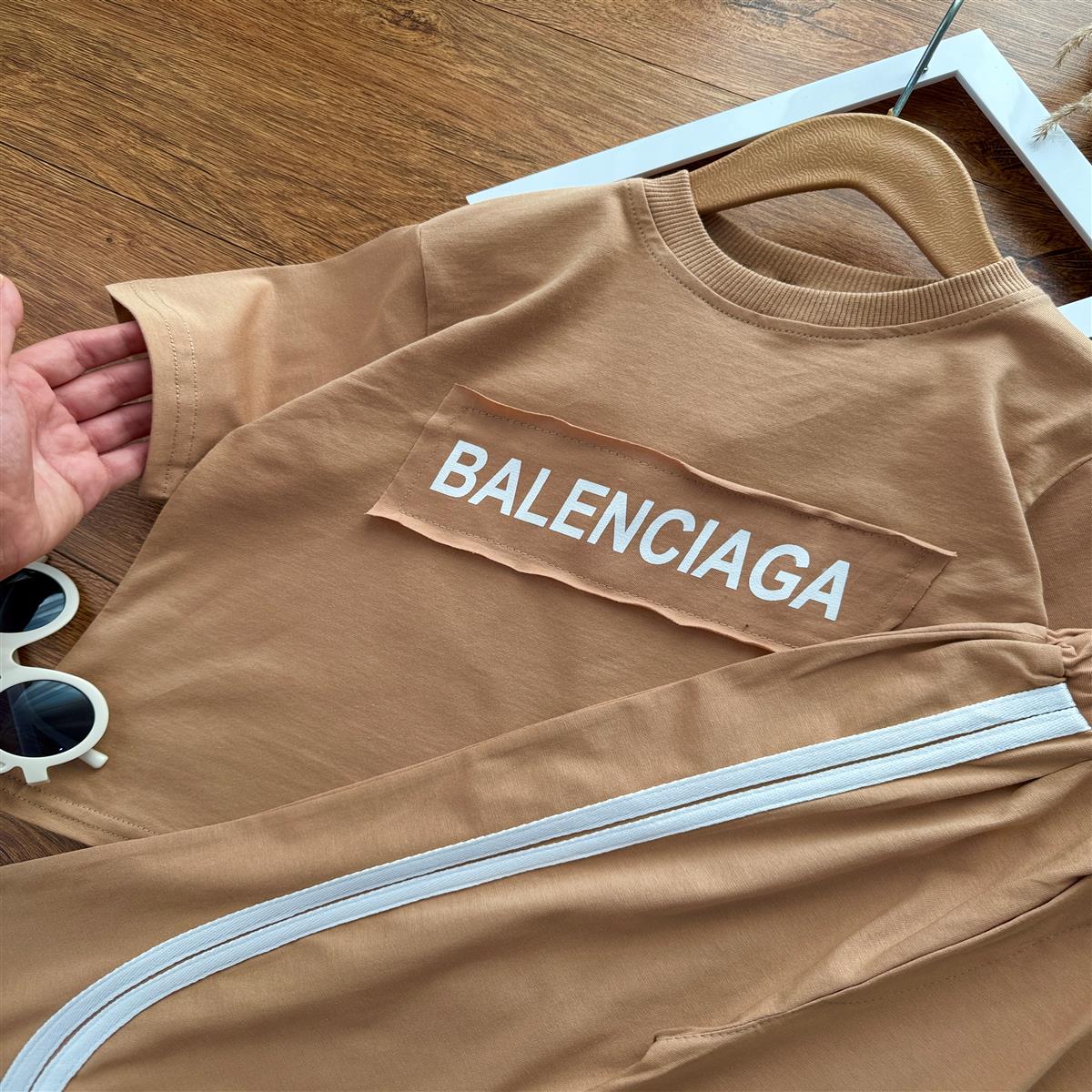 BALENCIAGA